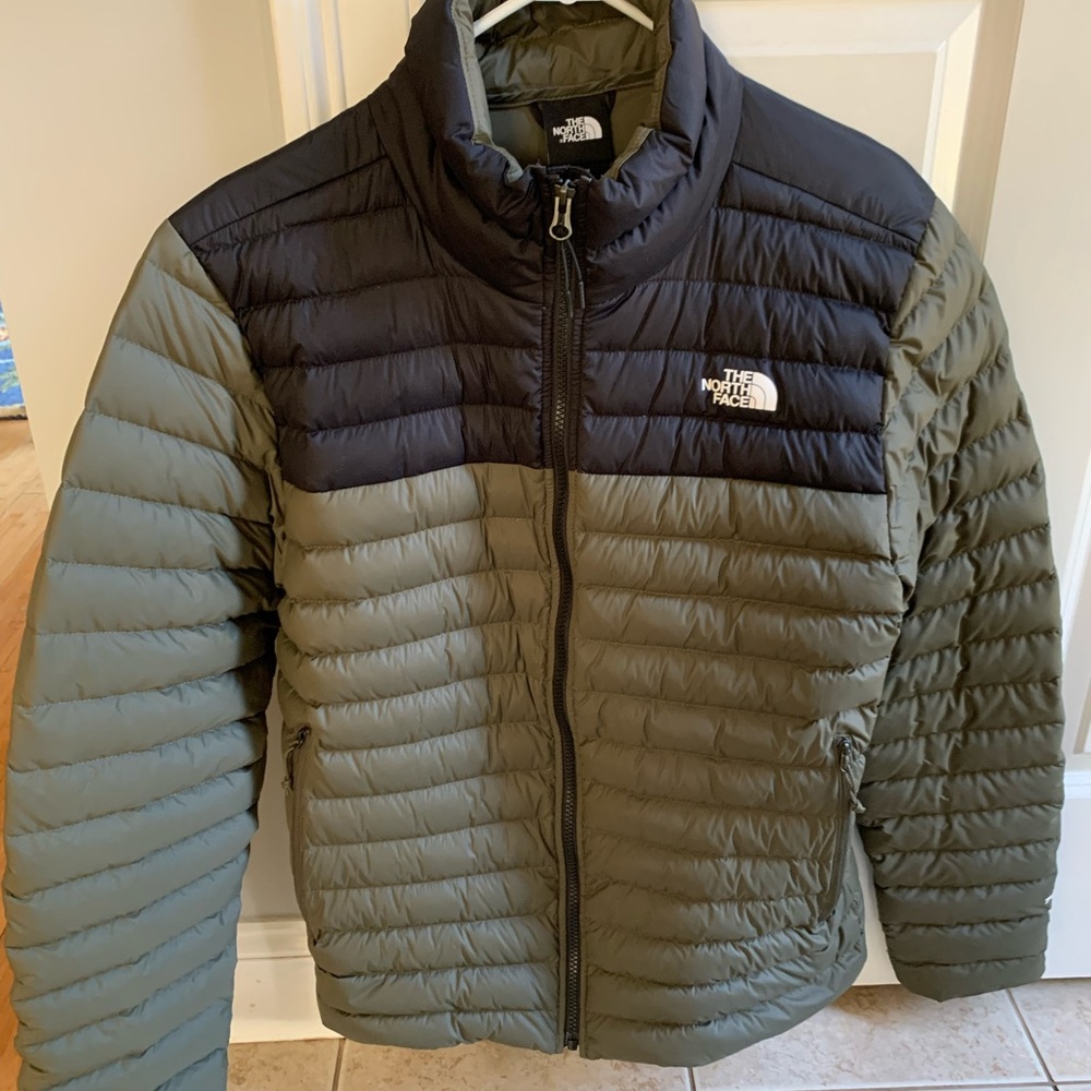 Men’s North Face down puffer jacket Medium